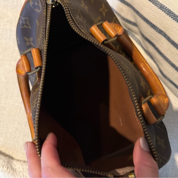 LV Purse from the 80s! Mint condition - Picture 8 of 12